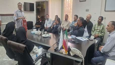 برگزاری جلسه آموزشی کار با خاموش کننده های دستی در بیمارستان امام حسین (ع) شهرستان آرادان